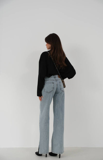 Belt Slit Jeans